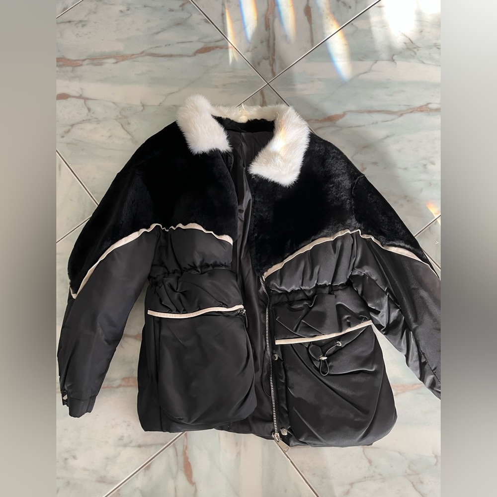 Womens Down puffer jacket with fur collar